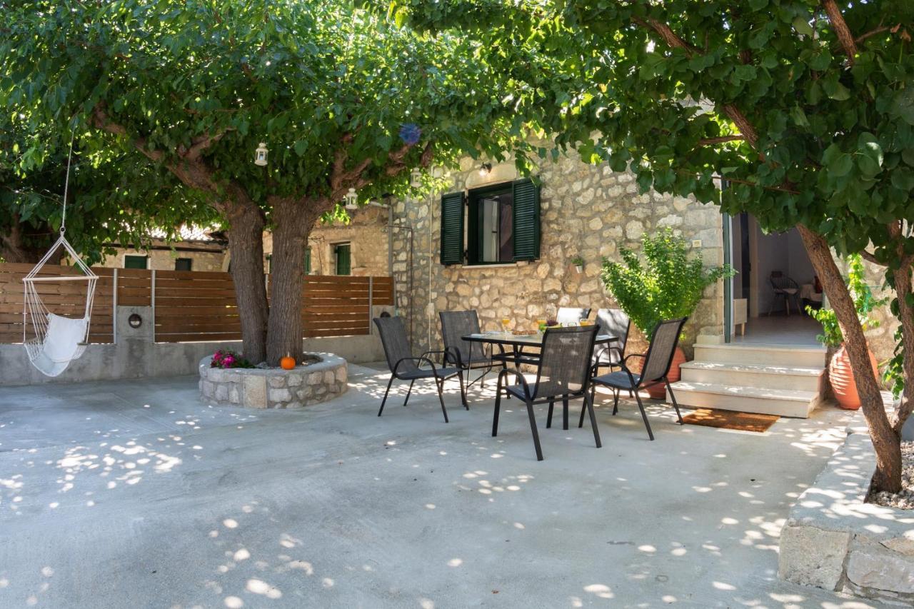 Villa Mouria Pinakokhorion Buitenkant foto