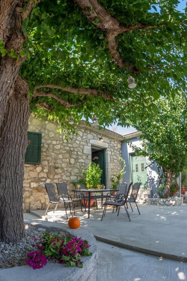 Villa Mouria Pinakokhorion Buitenkant foto